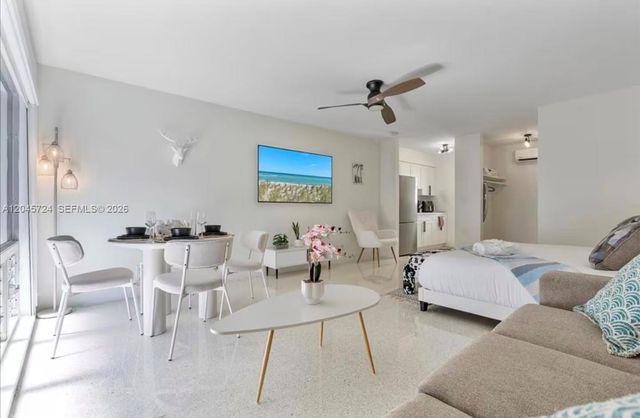 333 Palm St, Hollywood, FL 33019