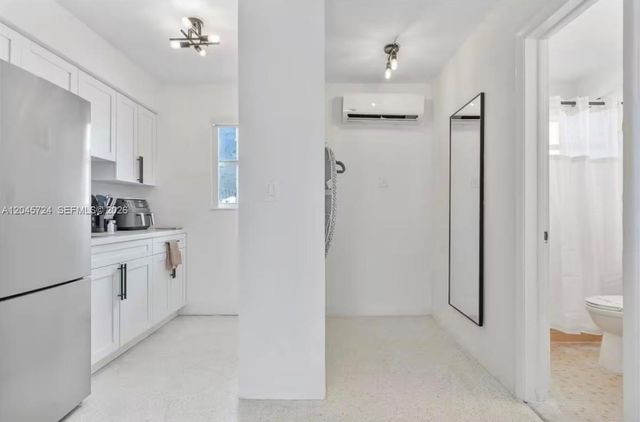 333 Palm St, Hollywood, FL 33019