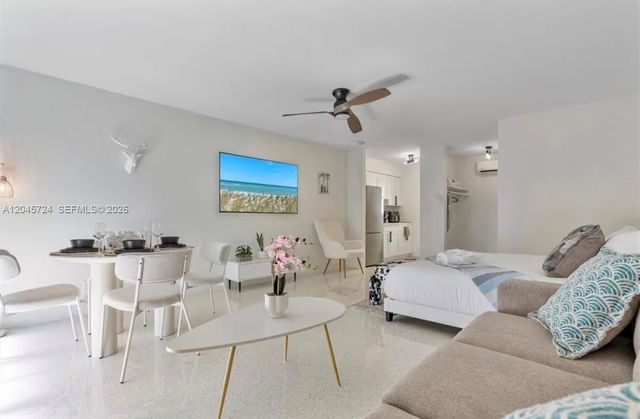 333 Palm St, Hollywood, FL 33019