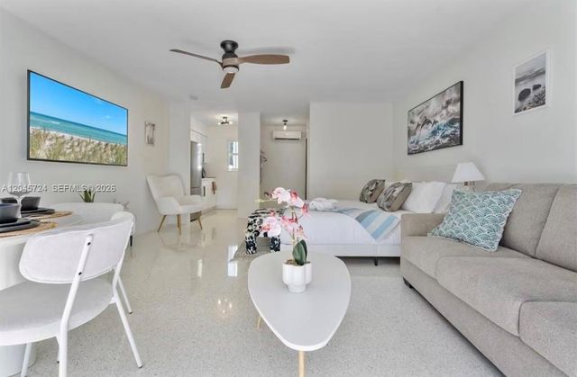 333 Palm St, Hollywood, FL 33019