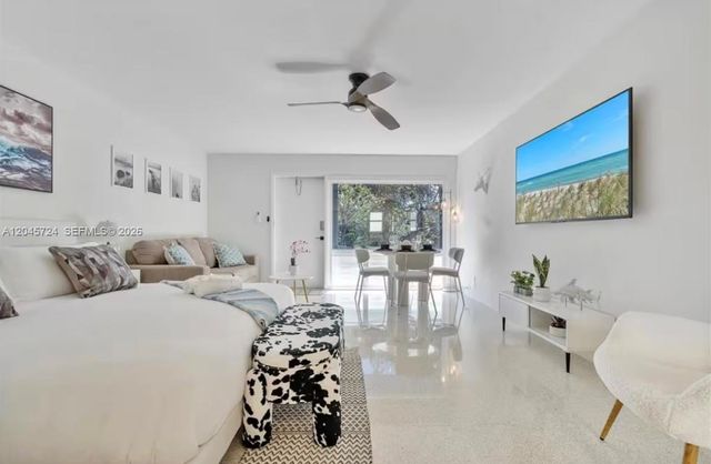 333 Palm St, Hollywood, FL 33019