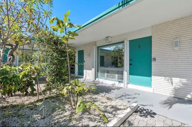 333 Palm St, Hollywood, FL 33019