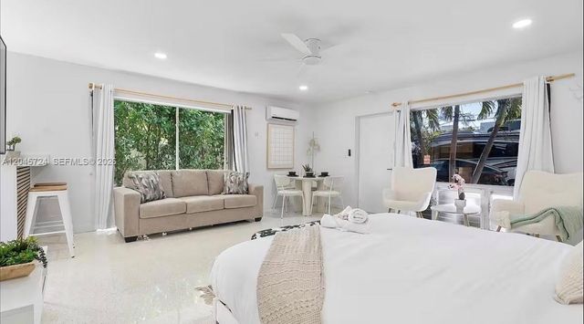 333 Palm St, Hollywood, FL 33019