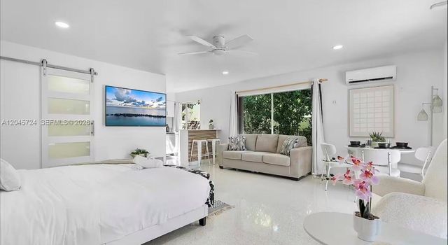 333 Palm St, Hollywood, FL 33019
