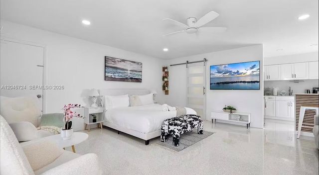 333 Palm St, Hollywood, FL 33019