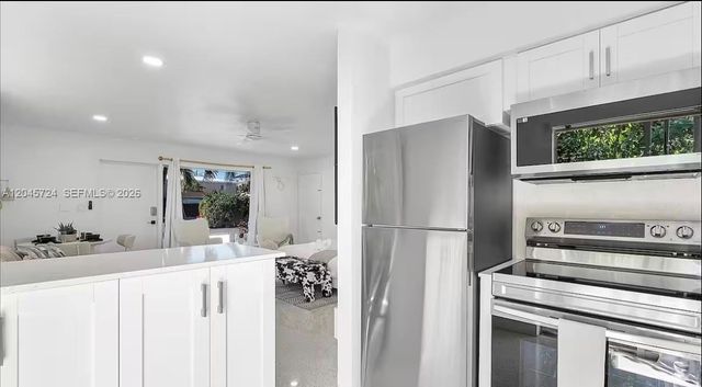 333 Palm St, Hollywood, FL 33019
