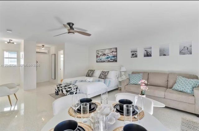 333 Palm St, Hollywood, FL 33019