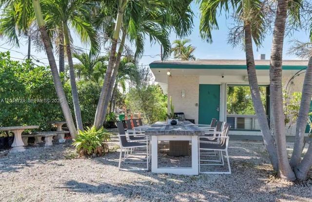 333 Palm St, Hollywood, FL 33019