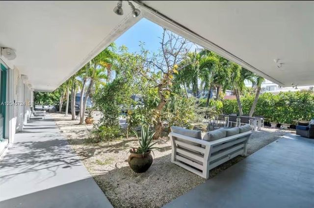 333 Palm St, Hollywood, FL 33019