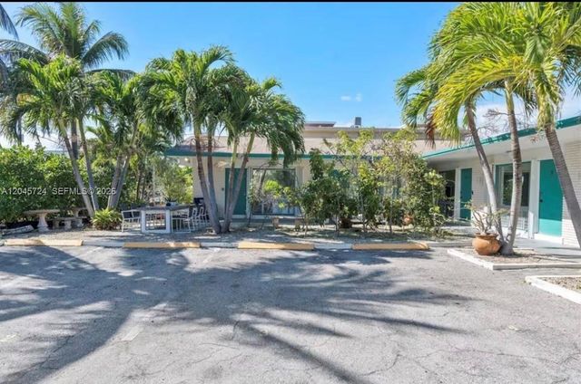333 Palm St, Hollywood, FL 33019