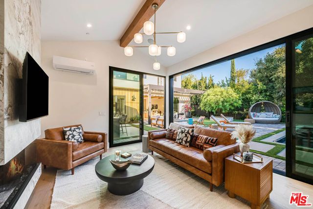 4925 Ledge Avenue, Toluca Lake (los Angeles), CA 91601