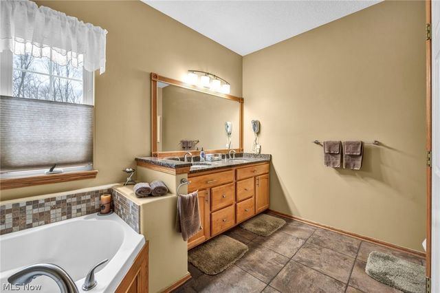 1175 Aurora Hill Drive, Aurora, OH 44202
