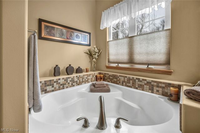 1175 Aurora Hill Drive, Aurora, OH 44202