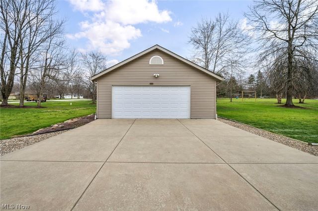 1175 Aurora Hill Drive, Aurora, OH 44202