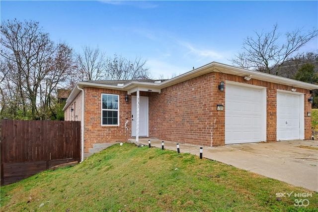 731 S Erika Avenue, Fayetteville, AR 72701