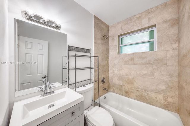 1535 NW 53rd St 1535, Miami, FL 33142