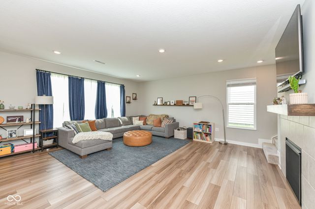 9686 Ridgecrest Lane, Mccordsville, IN 46055