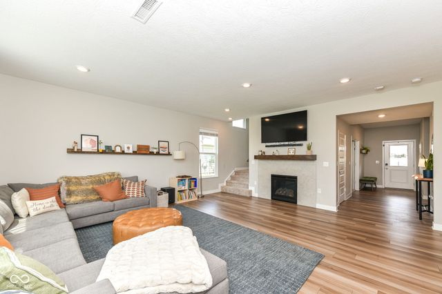 9686 Ridgecrest Lane, Mccordsville, IN 46055
