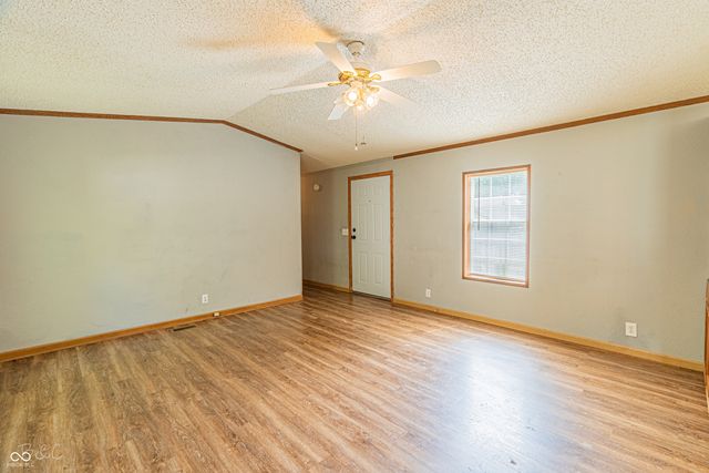 355 Gentlemen Place, Cloverdale, IN 46120