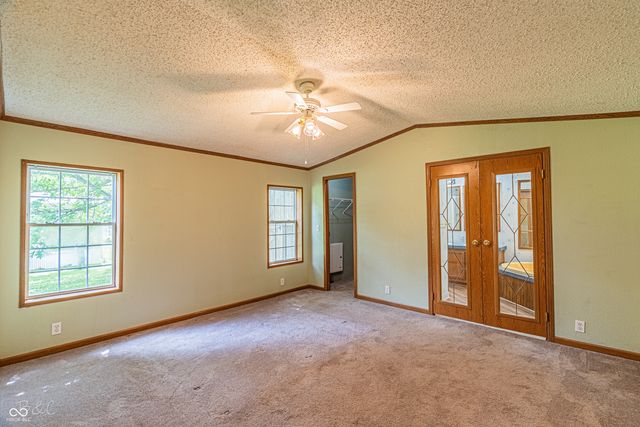 355 Gentlemen Place, Cloverdale, IN 46120