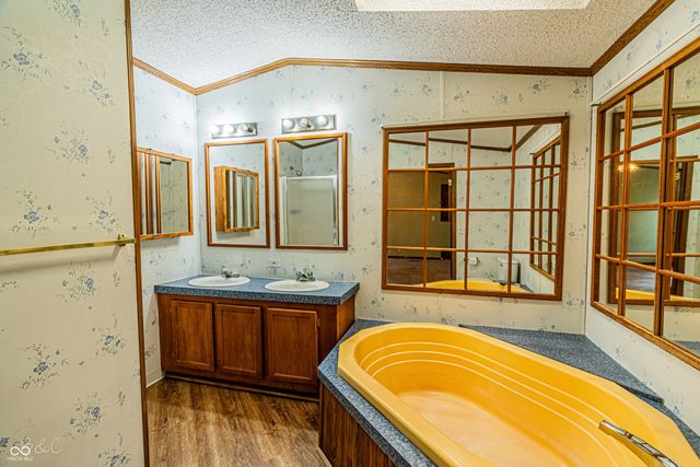 355 Gentlemen Place, Cloverdale, IN 46120