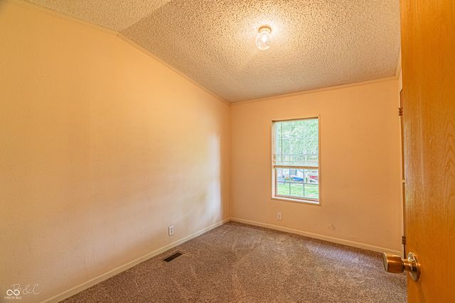 355 Gentlemen Place, Cloverdale, IN 46120