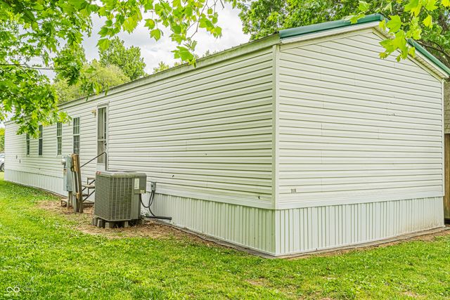 355 Gentlemen Place, Cloverdale, IN 46120