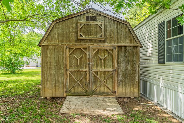 355 Gentlemen Place, Cloverdale, IN 46120