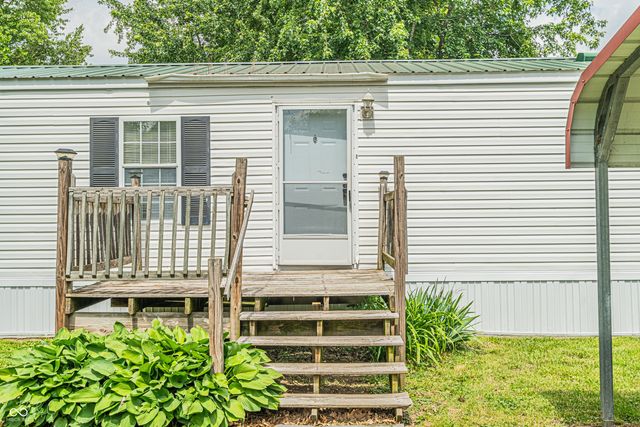 355 Gentlemen Place, Cloverdale, IN 46120