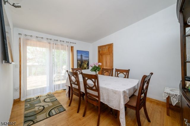 513 E Price St, Linden City, NJ 07036