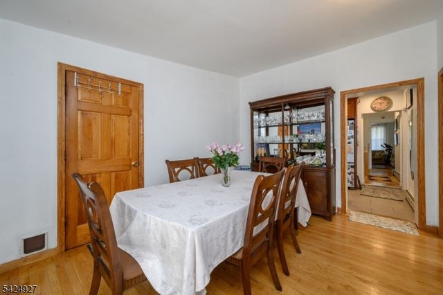 513 E Price St, Linden City, NJ 07036