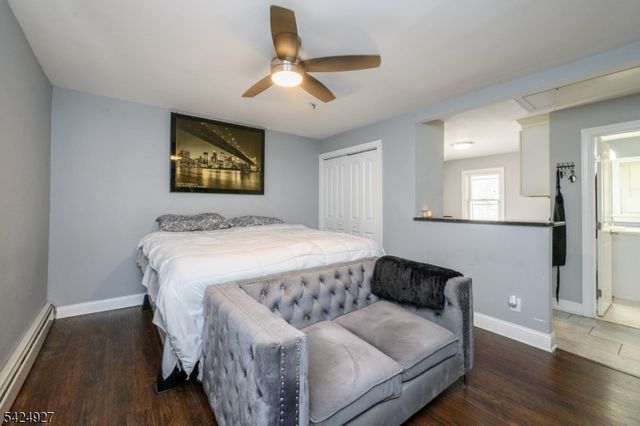 513 E Price St, Linden City, NJ 07036