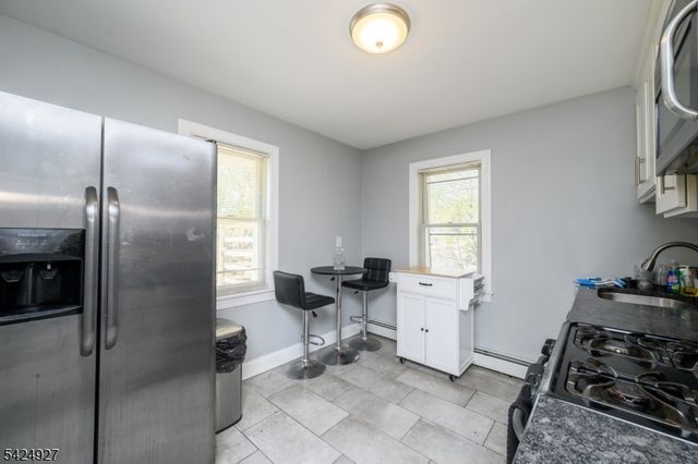 513 E Price St, Linden City, NJ 07036