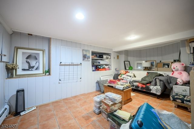 513 E Price St, Linden City, NJ 07036