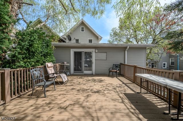 513 E Price St, Linden City, NJ 07036