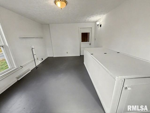 501 S 7TH Street, Herrin, IL 62948