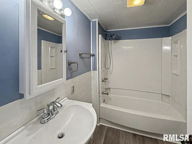 501 S 7TH Street, Herrin, IL 62948