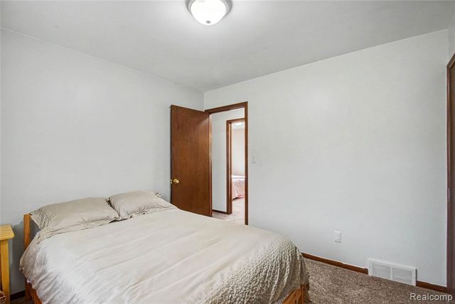 8530 Canal Road, Sterling Heights, MI 48314