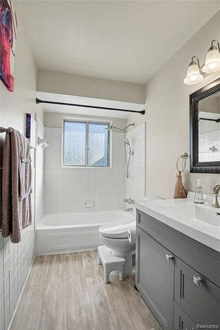 8530 Canal Road, Sterling Heights, MI 48314