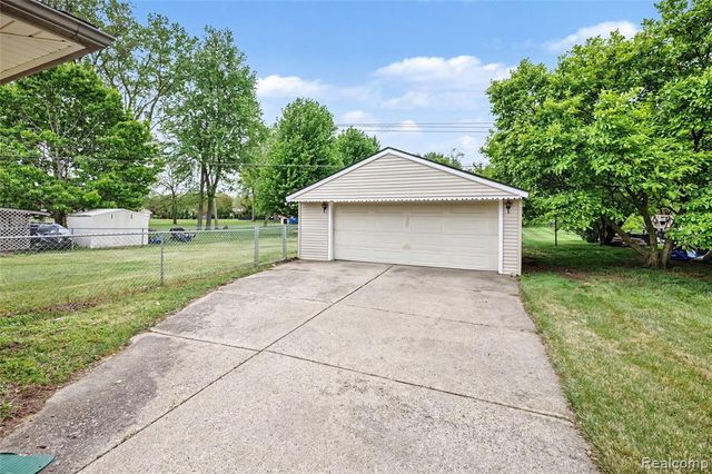 8530 Canal Road, Sterling Heights, MI 48314