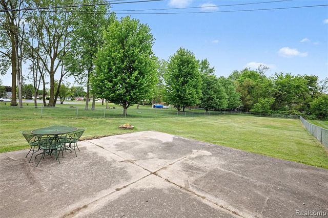 8530 Canal Road, Sterling Heights, MI 48314