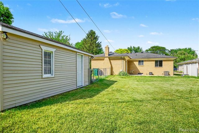 8530 Canal Road, Sterling Heights, MI 48314