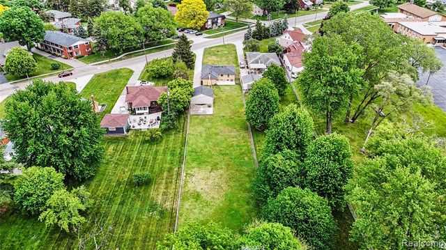 8530 Canal Road, Sterling Heights, MI 48314