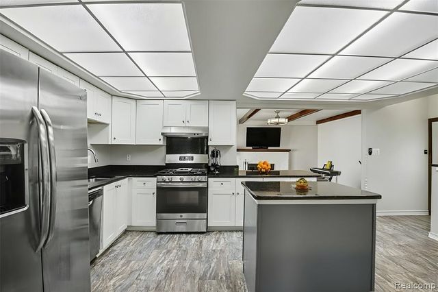 8530 Canal Road, Sterling Heights, MI 48314