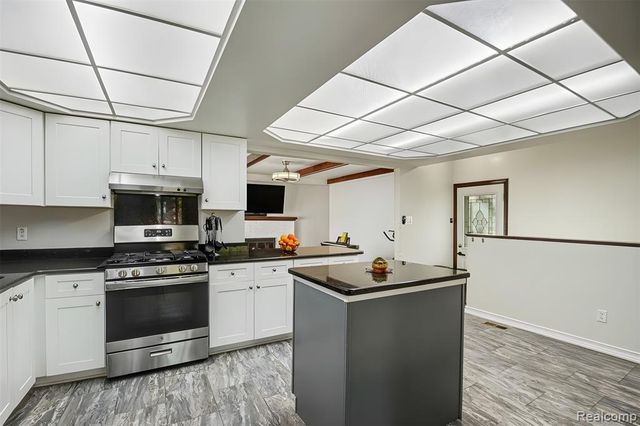 8530 Canal Road, Sterling Heights, MI 48314