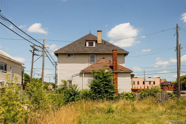 1525 Spruce Street, Detroit, MI 48216