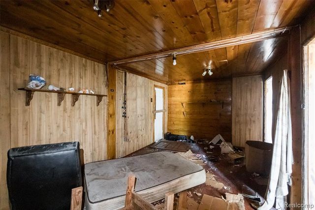 1525 Spruce Street, Detroit, MI 48216