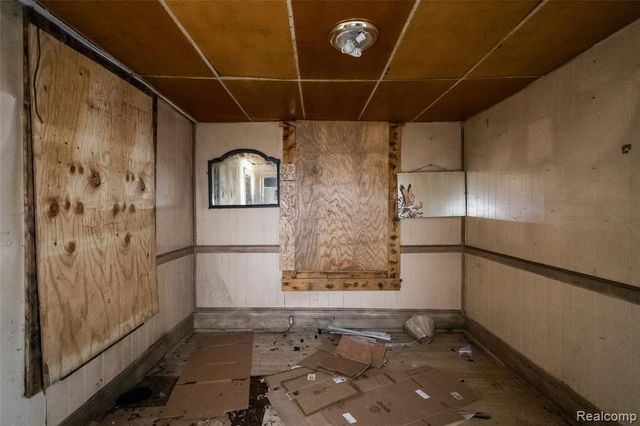 1525 Spruce Street, Detroit, MI 48216