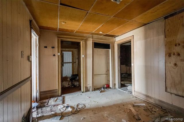 1525 Spruce Street, Detroit, MI 48216