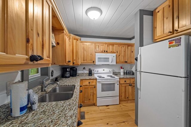 218 Broken Arrow Way, Epworth, GA 30541